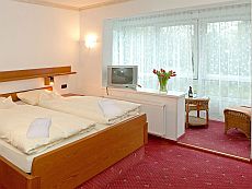 Doppelzimmer-Komfort mit Wintergarten im Hotel ZUM GOLDENEN HIRSCH